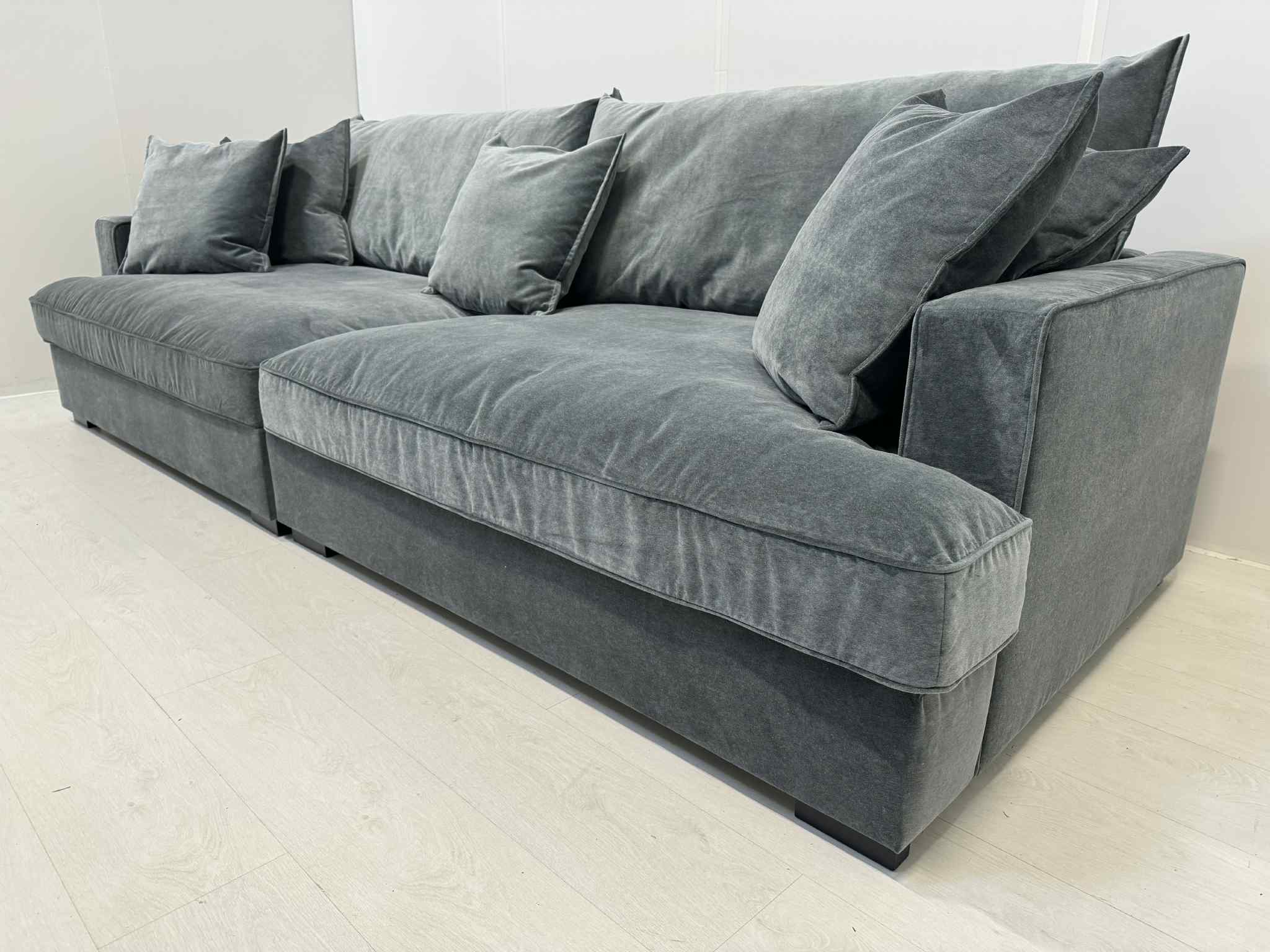 SUPER SOODSAD ROSSI DIIVANID - Image 3