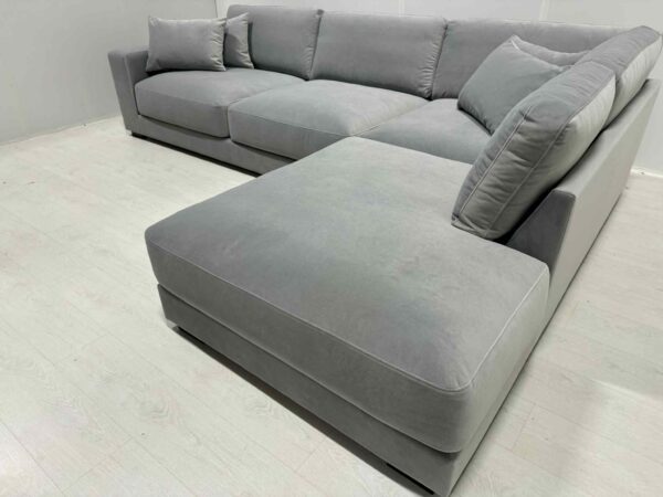 DIEGO - Image 5