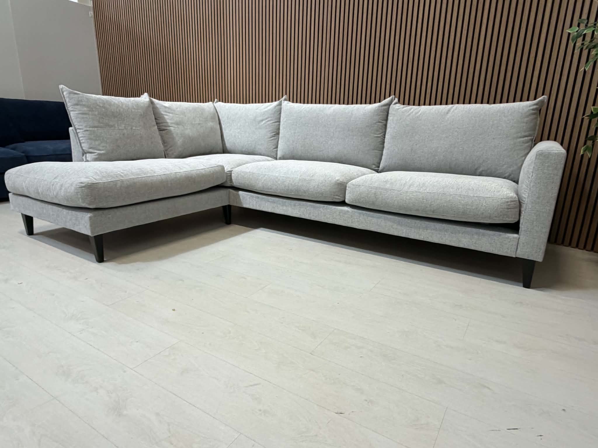 LEONE - Image 4