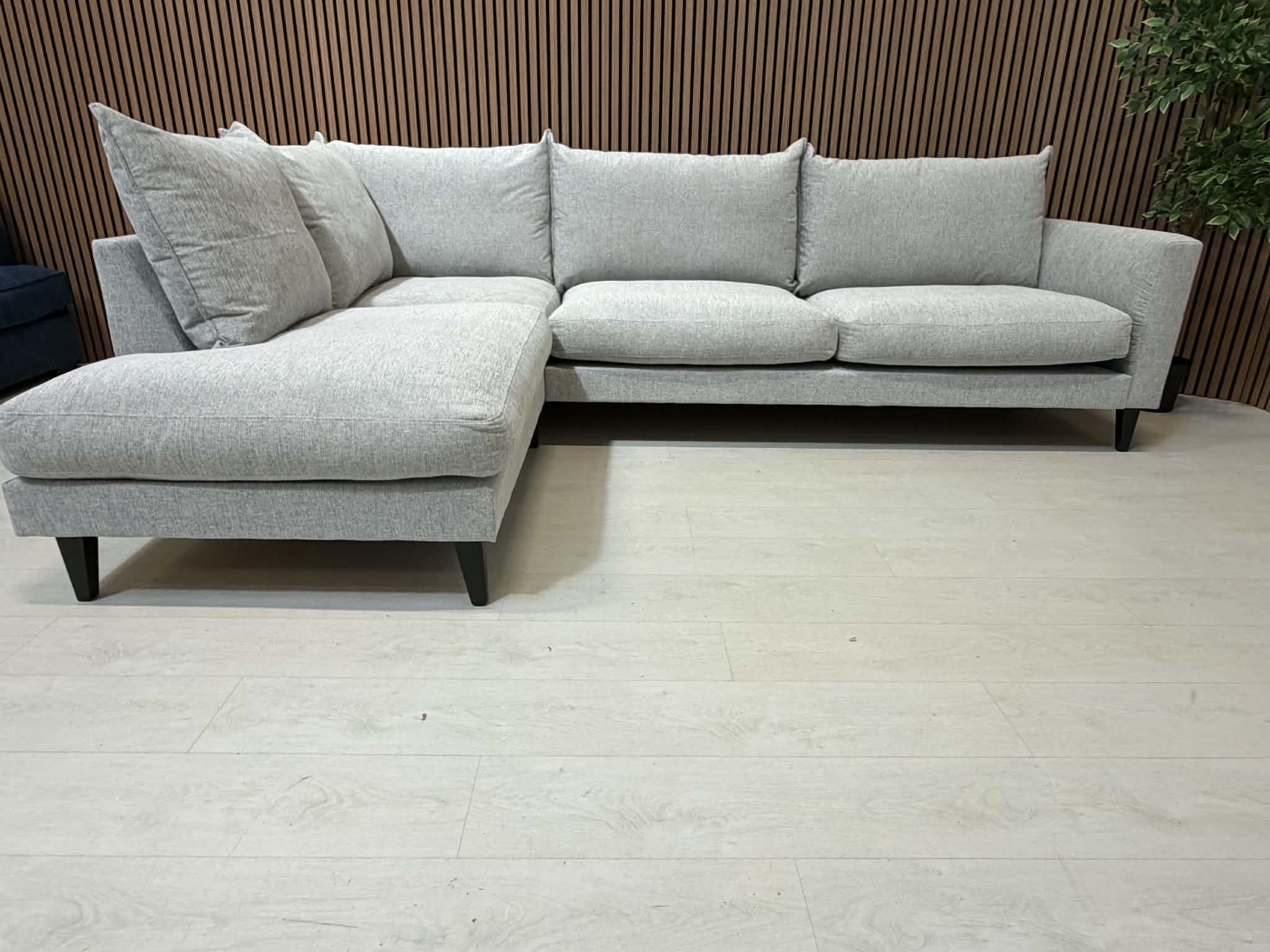 LEONE - Image 2