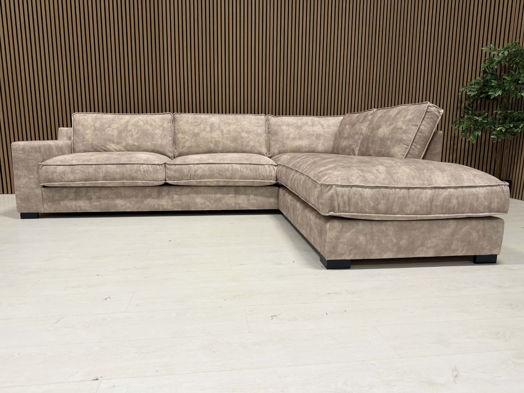 SKY DELUX SOFT (196) - KOHE OLEMAS KA TEISE NURGAGA